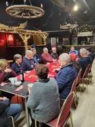 Seuraväki pikkujouluaterialla.